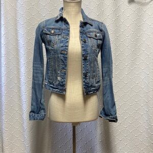 Abercrombie & Fitch size XS Light Blue Jean Jacket Distressed‎ destroyed